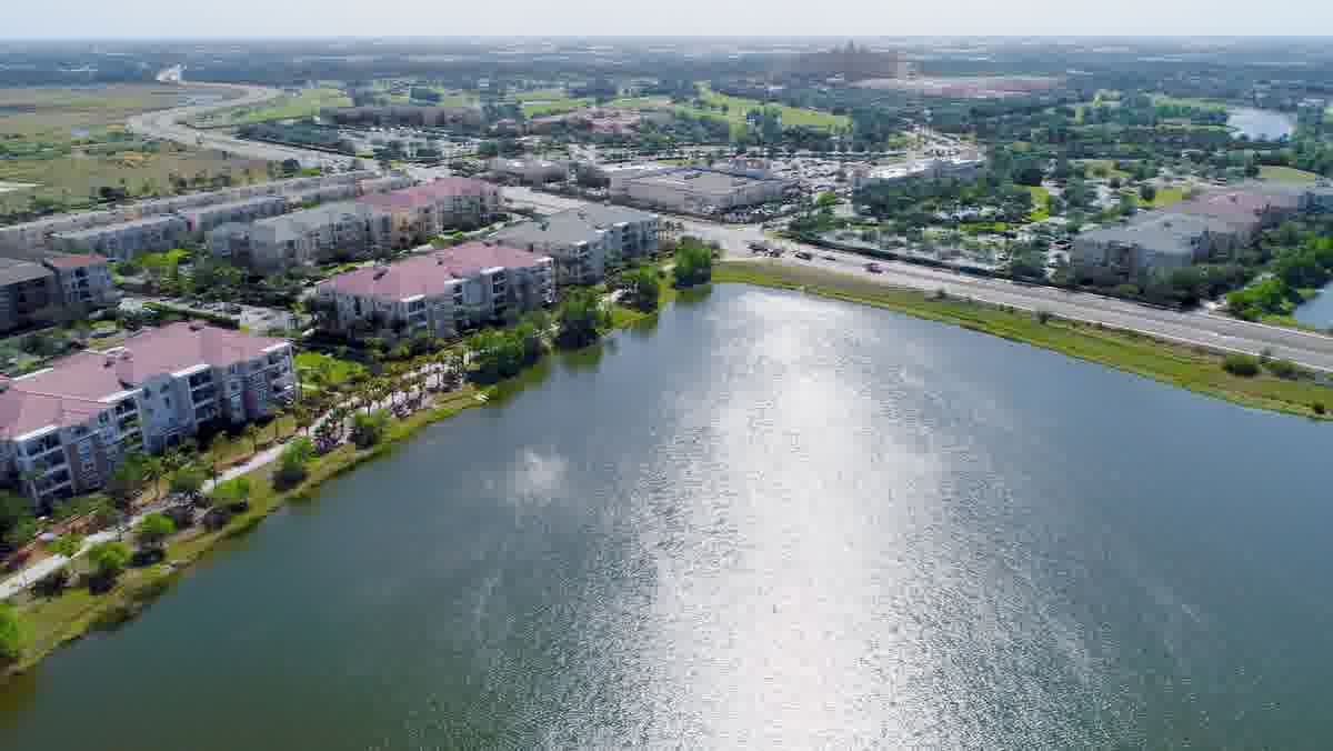Vista Cay resort lake view